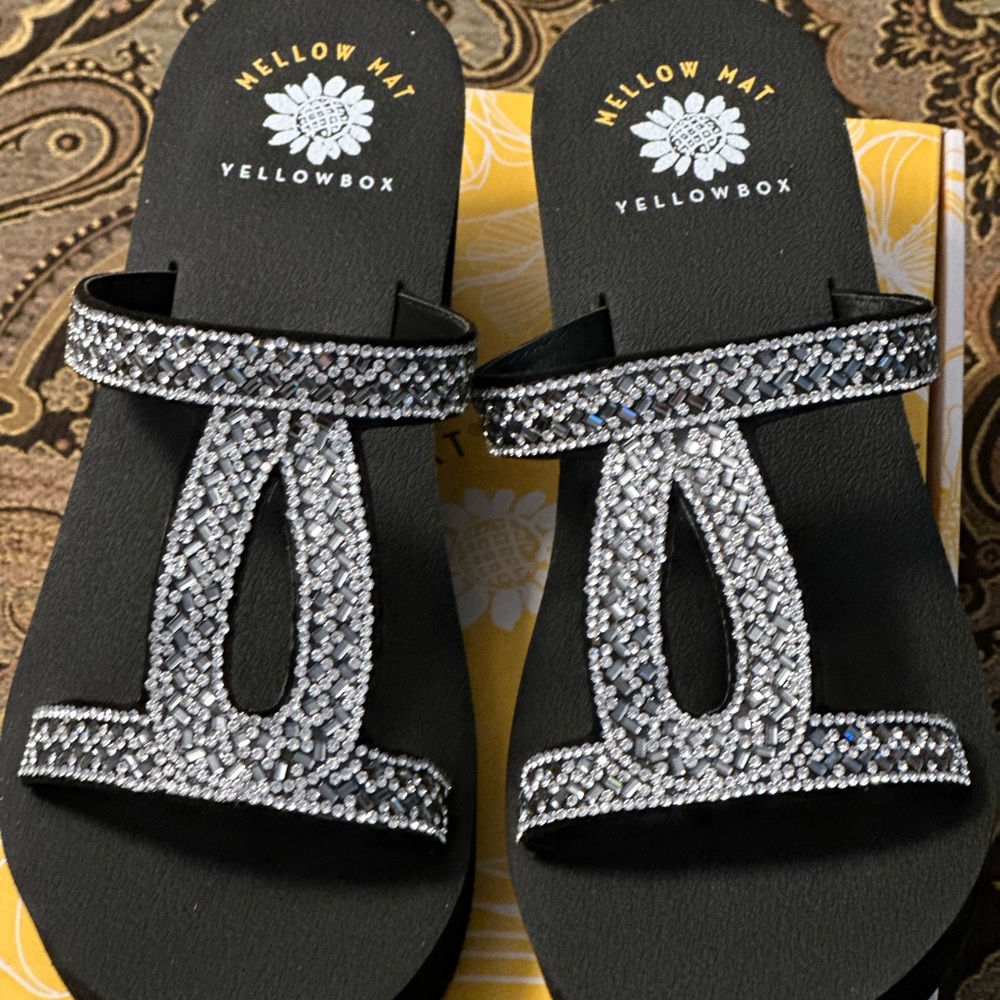 Yellow Box Wovah Black Sandal Women's Wedge Heel Rhinestone Lightweight 7.5 NWB